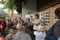 Zum Vergrößern bitte anklicken; Besuch eines Hornissenstaates mit Informationen zu Leben und Schutz der Hornissen, Johannes Selmansberger